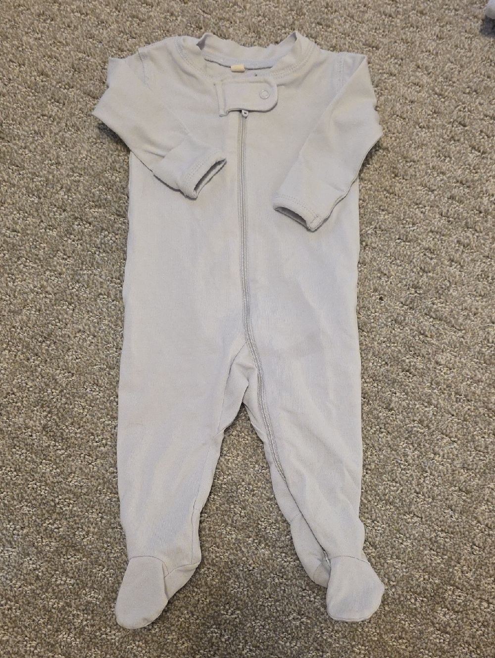 Quincy Mae Footed One-Piece Sleeper | 0-3M